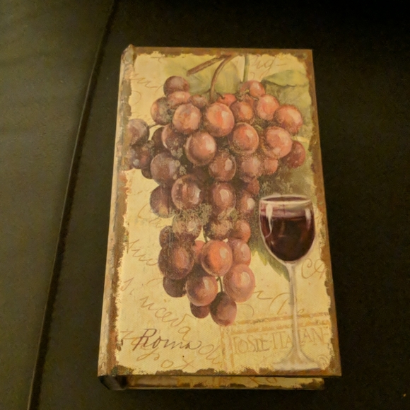 Wine theme storage box